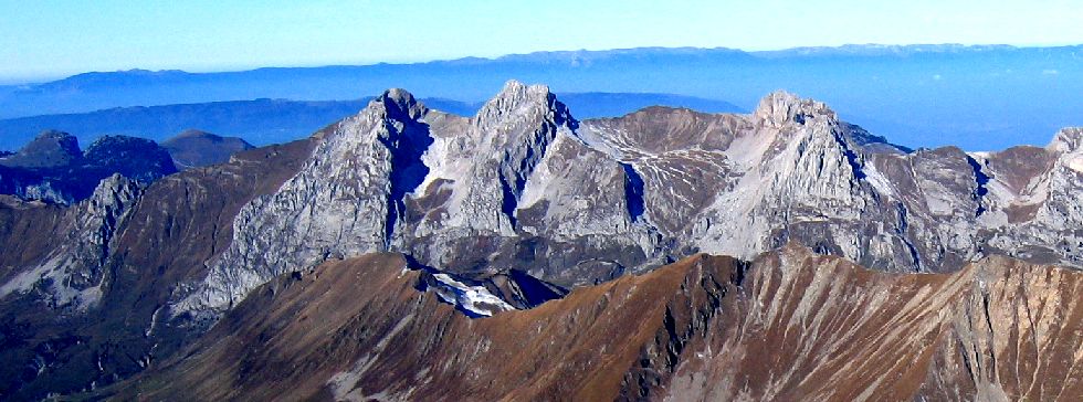 De gauche  droite: Le pic du Jallouvre, la pointe Blanche, la pointe du midi et la pointe Dzrat.