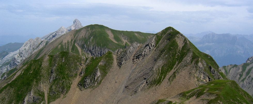 En partant du premier plan: la tte de Paccaly, Tardevant puis la Pointe Perce.